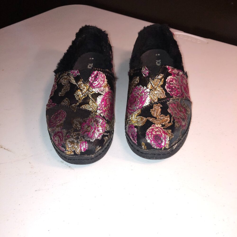 Tom's Black Slip On Shoes with Metallic Roses, Size 7 - Picture 3 of 7